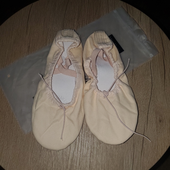 Fiona Shoes - Brand New Ballet flats 6.5, Dance